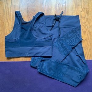 LIKE NEW Vie Active Natasha ACTIVEWEAR SET